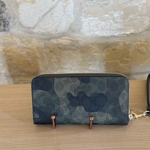 Coach camo - Picture 11 of 15